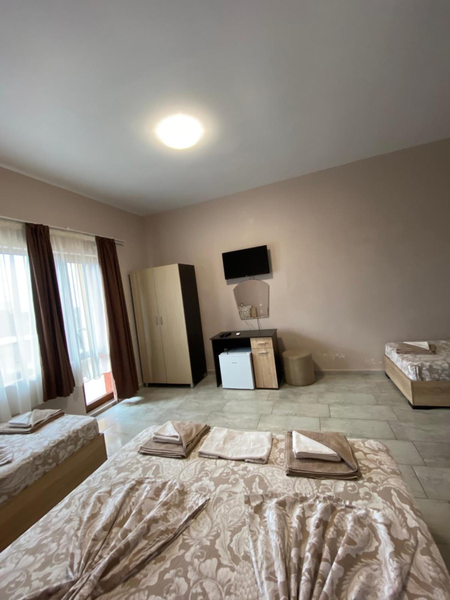 Guest Rooms Wild Duck Ezerets 外观 照片