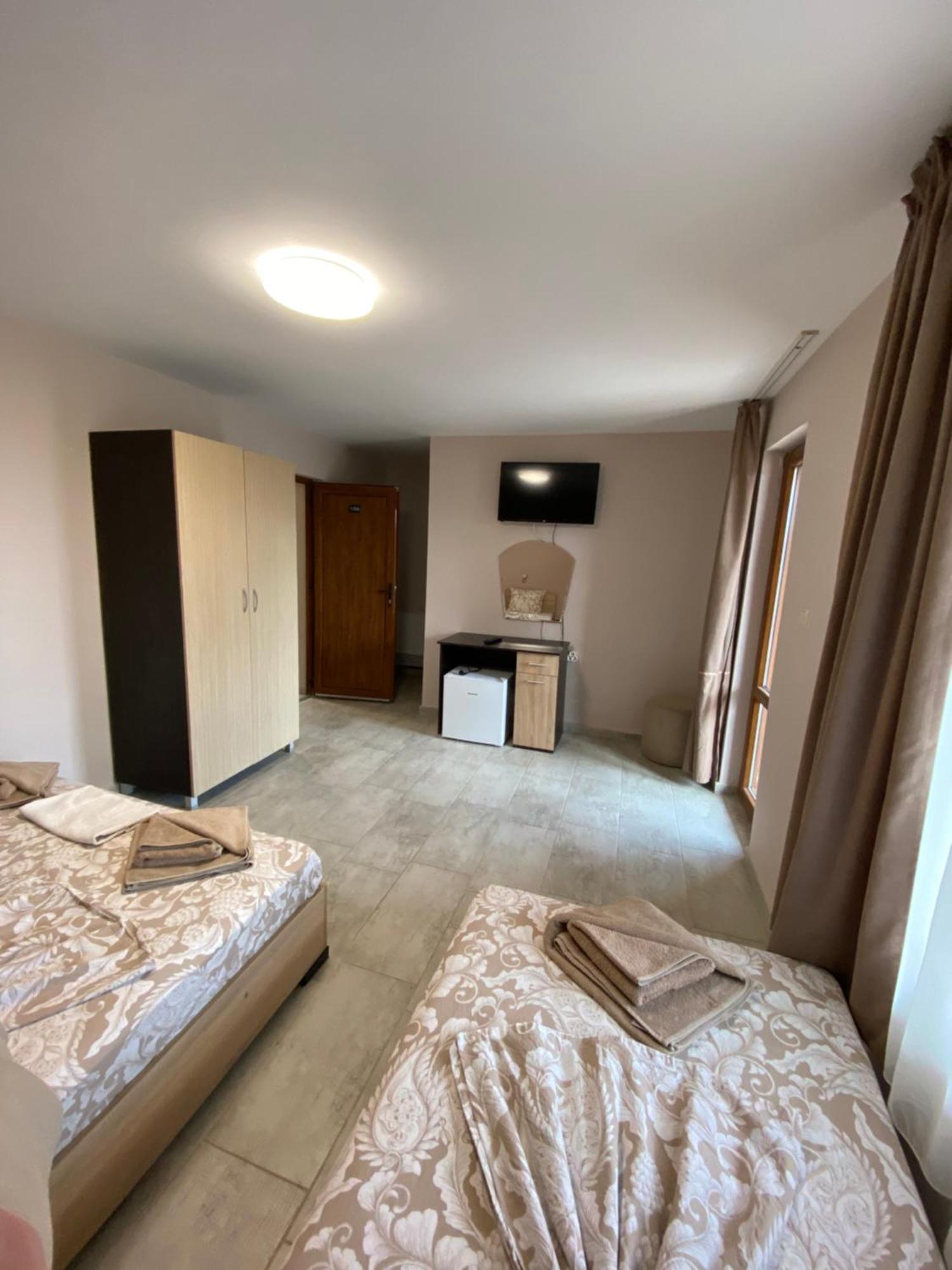 Guest Rooms Wild Duck Ezerets 外观 照片