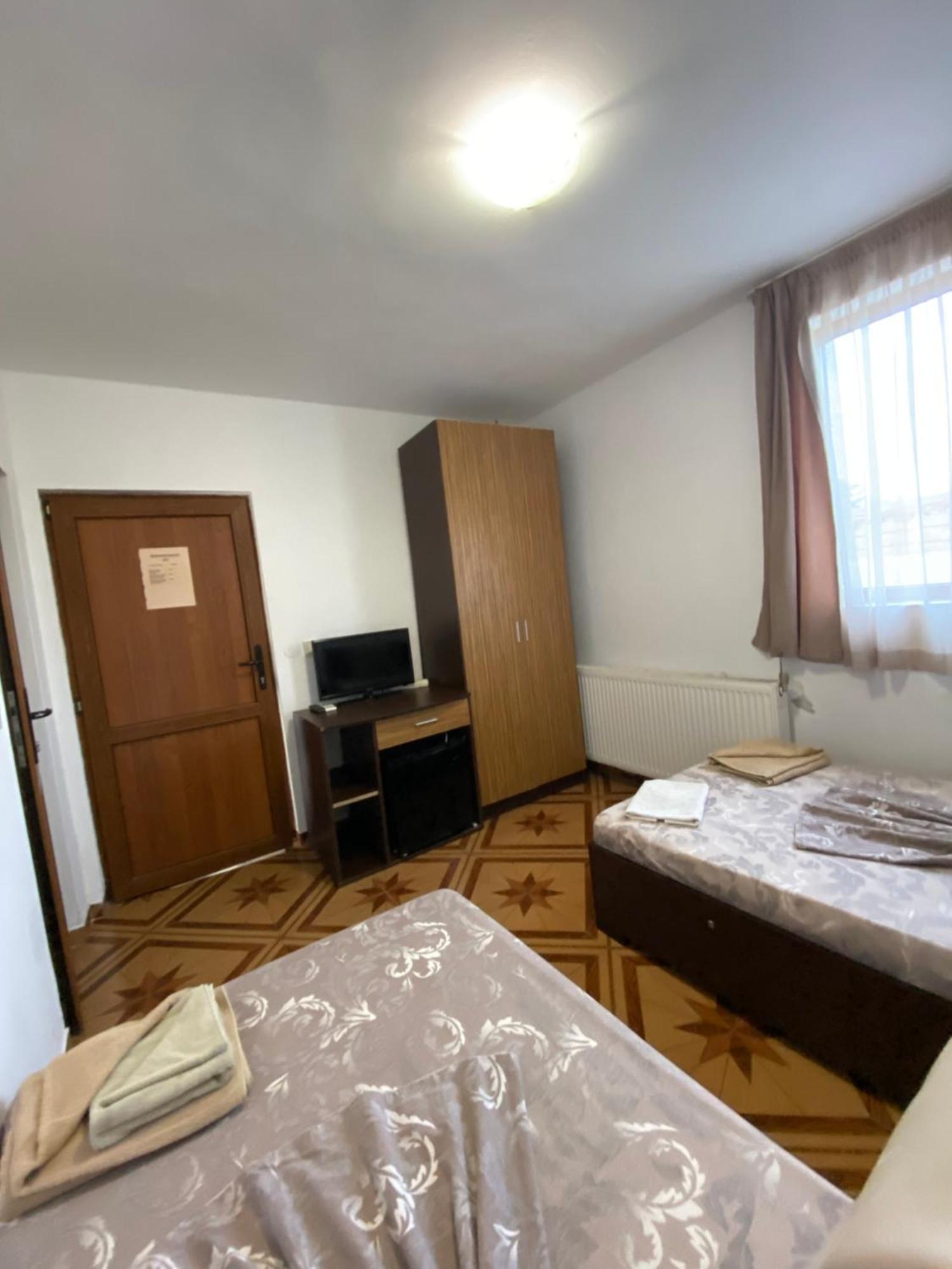 Guest Rooms Wild Duck Ezerets 外观 照片