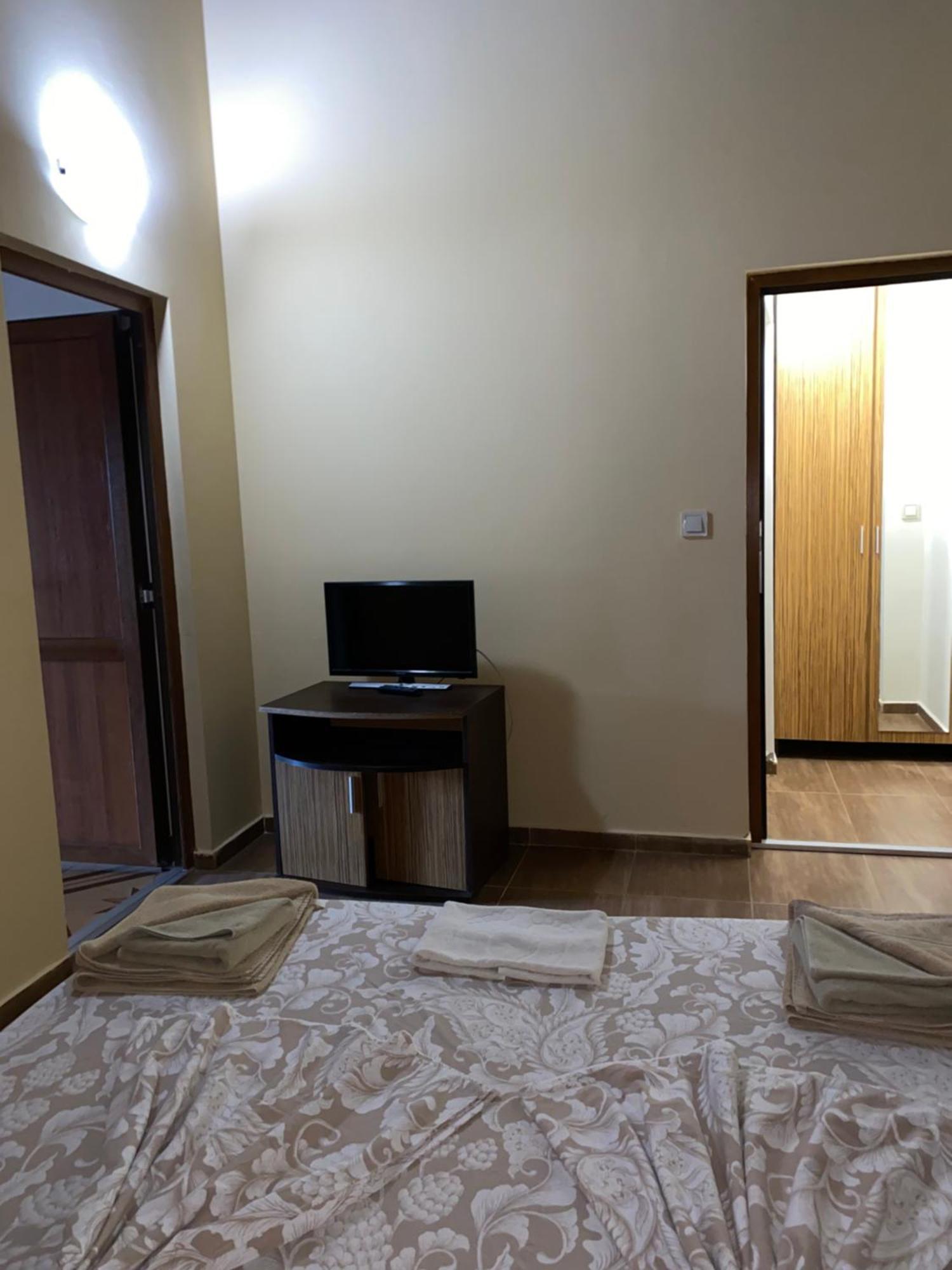 Guest Rooms Wild Duck Ezerets 外观 照片